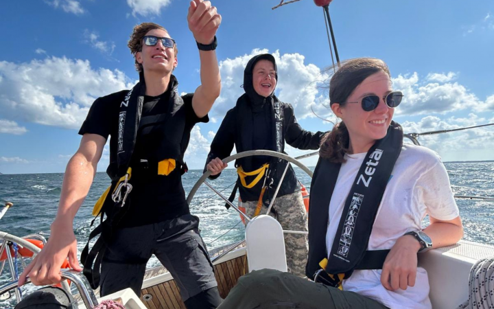 grfvbgnhtregfbntgfbg